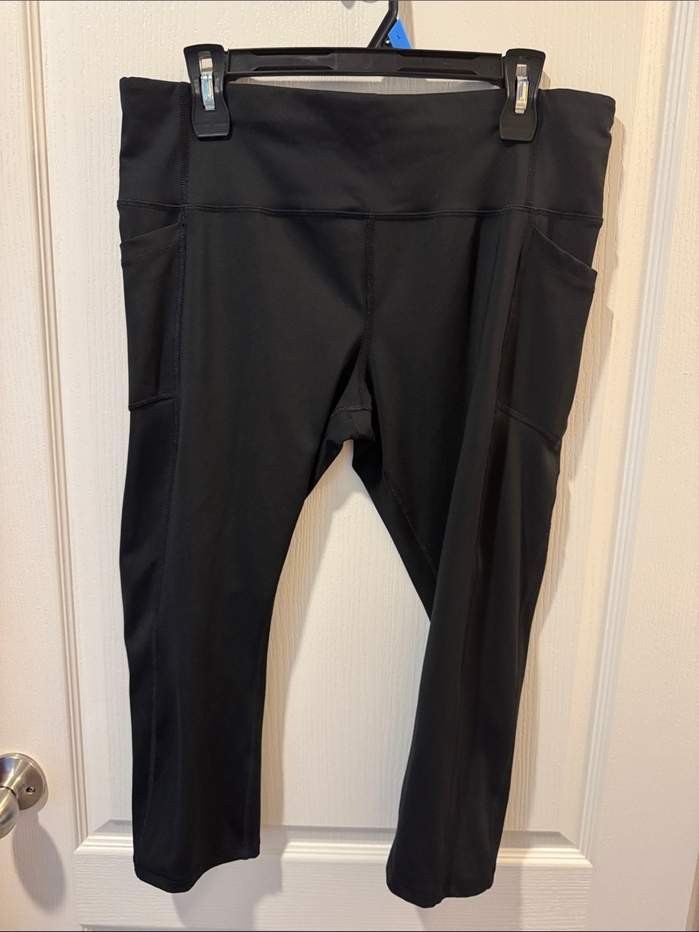 Avia Black Capri Leggings with Side Pockets - High Waist